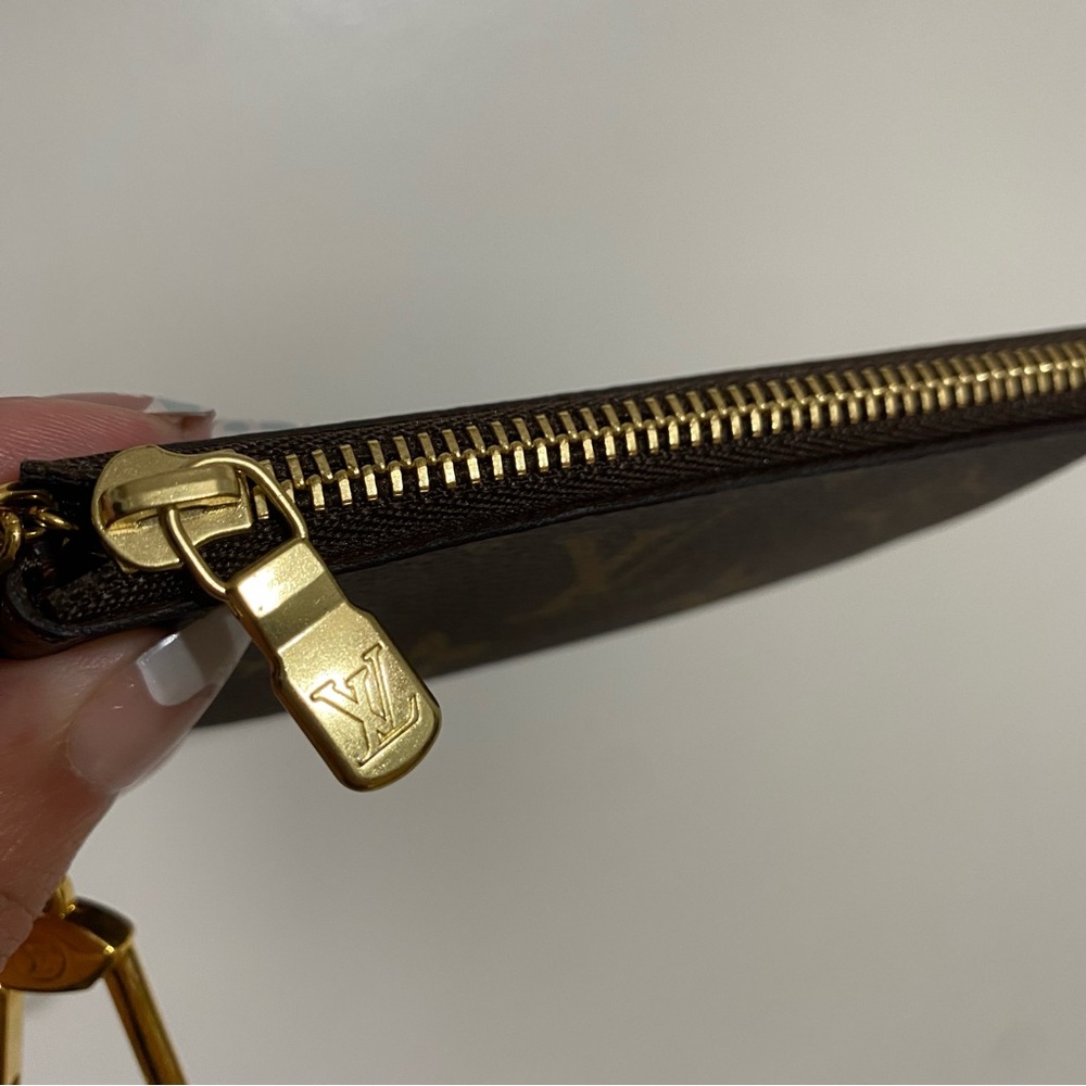 Authentic Louis Vuitton Key Pouch LV Monogram - Picture 5 of 10
